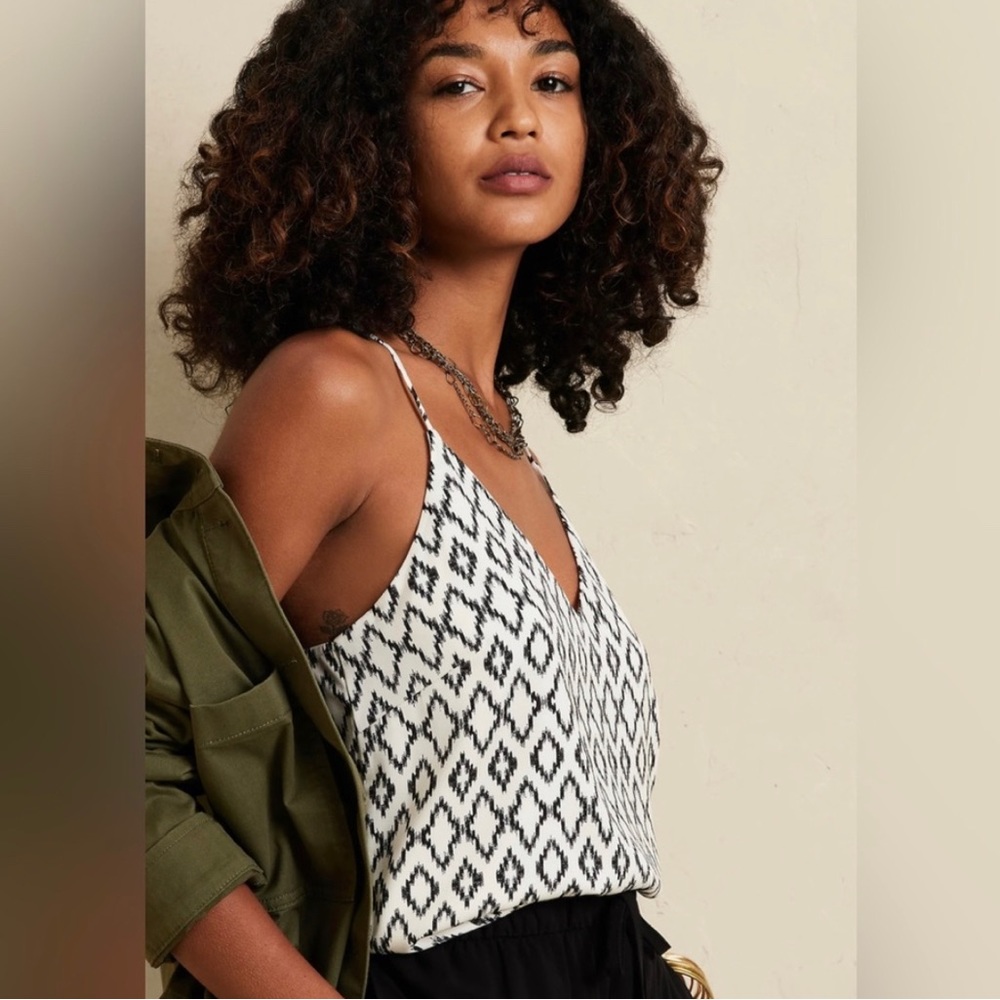 Banana Republic Black and White Diamond-Print Silk Camisole